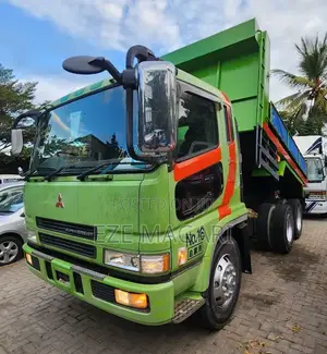 Mitsubishi Fuso Dump – Milion 165 Pamoja Na Usajili