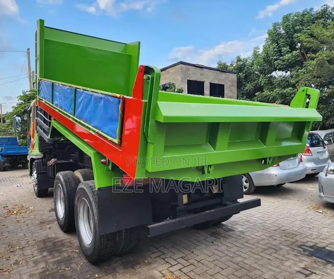 Mitsubishi Fuso Dump – Milion 165 Pamoja Na Usajili
