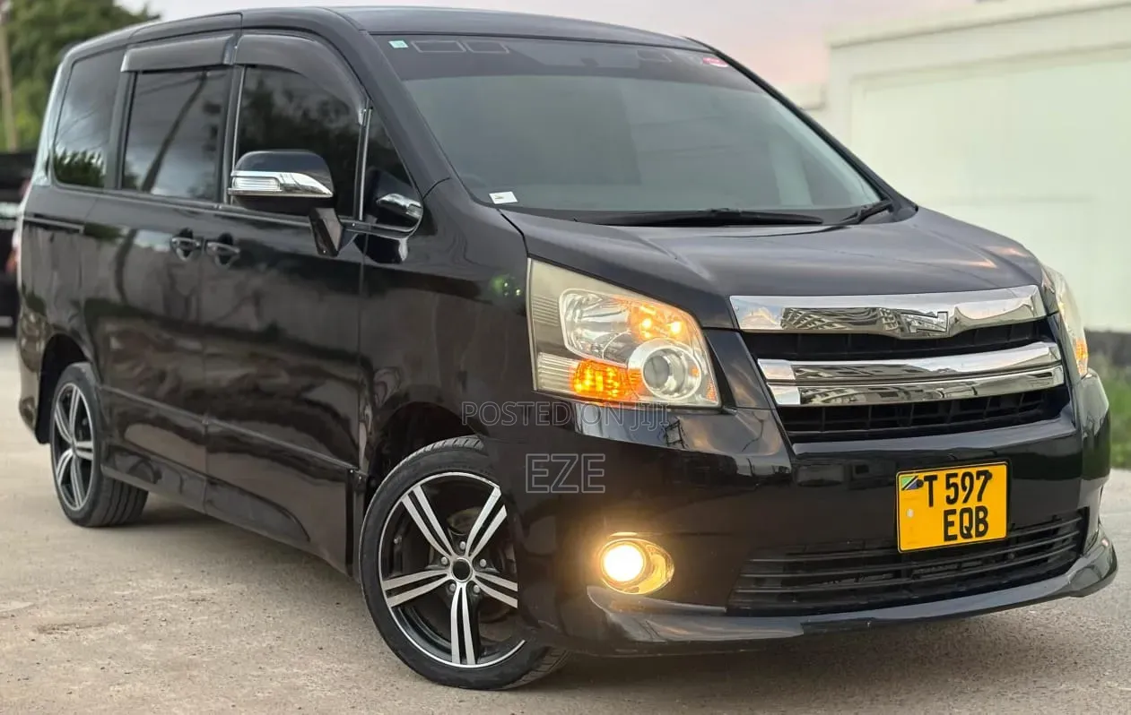 Toyota Noah 2009 Black