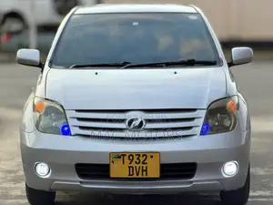 Toyota IST 2005 Silver