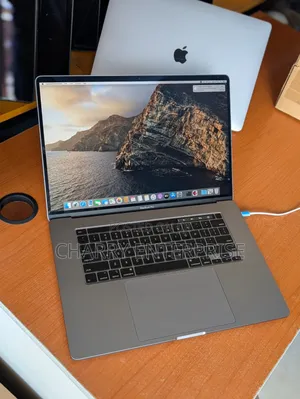 Laptop Apple MacBook Pro 2019 32GB Intel Core i7 SSD 512GB