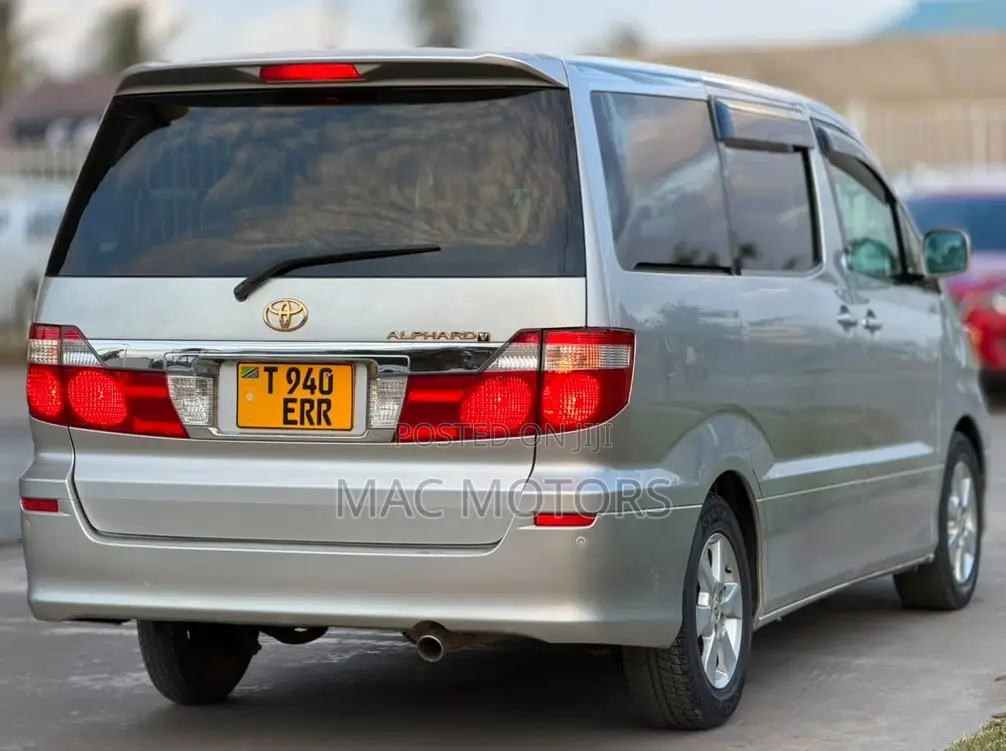 Toyota Alphard 2005 Silver