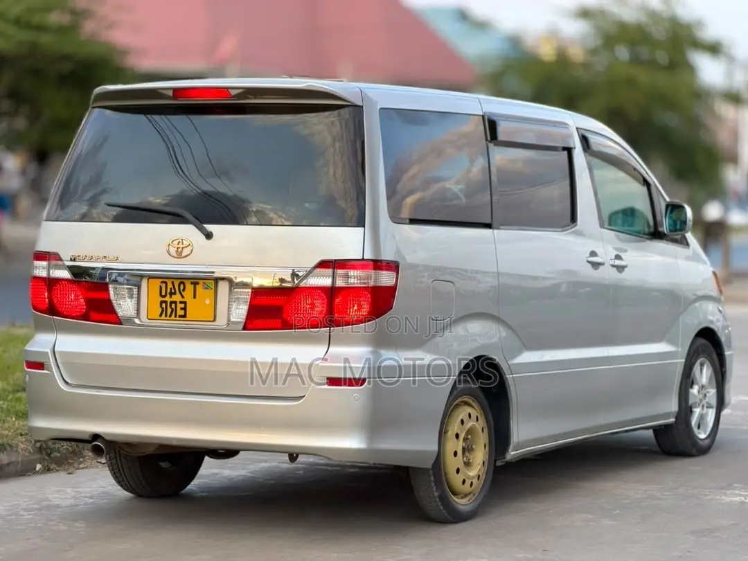 Toyota Alphard 2005 Silver
