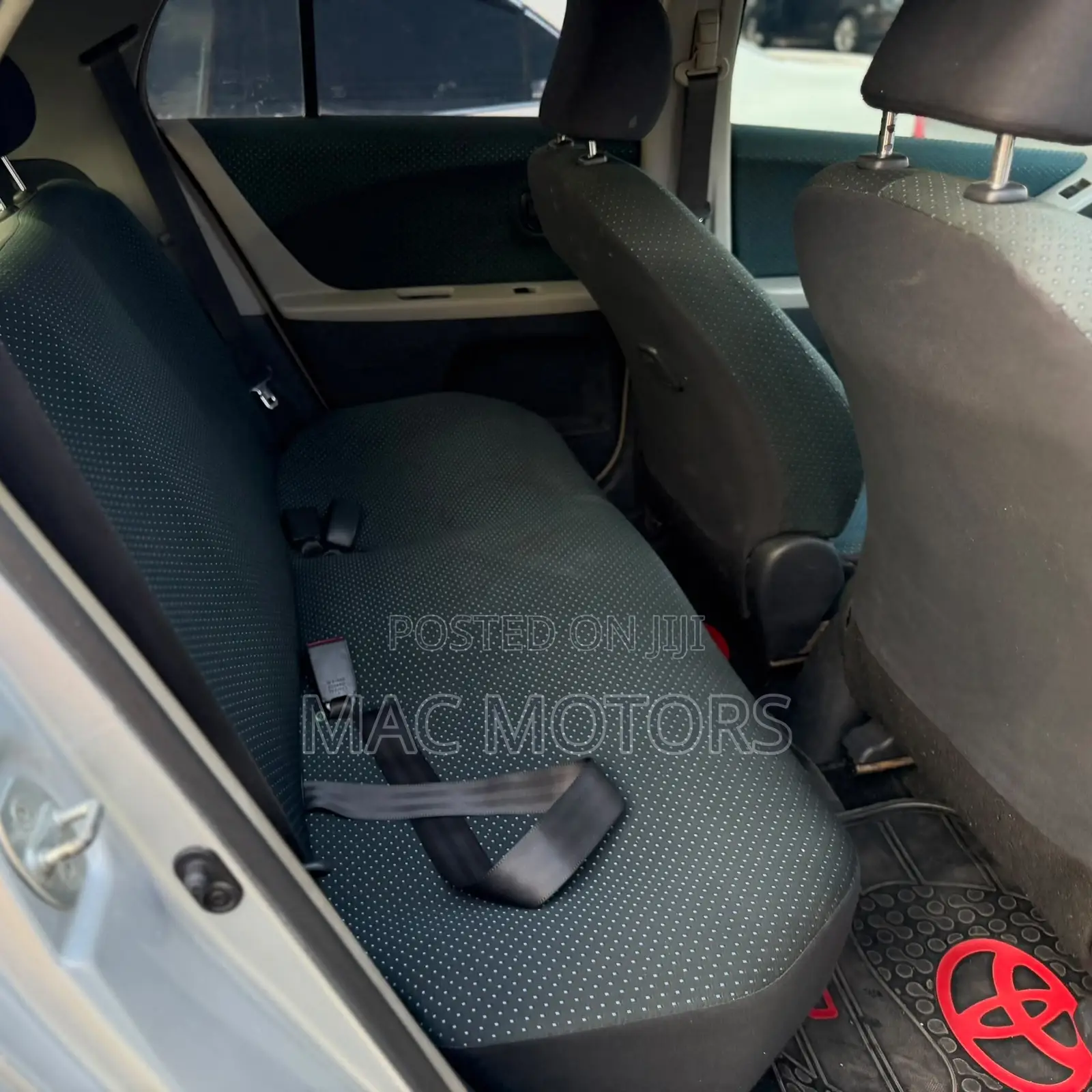 Toyota Vitz 2008 Silver