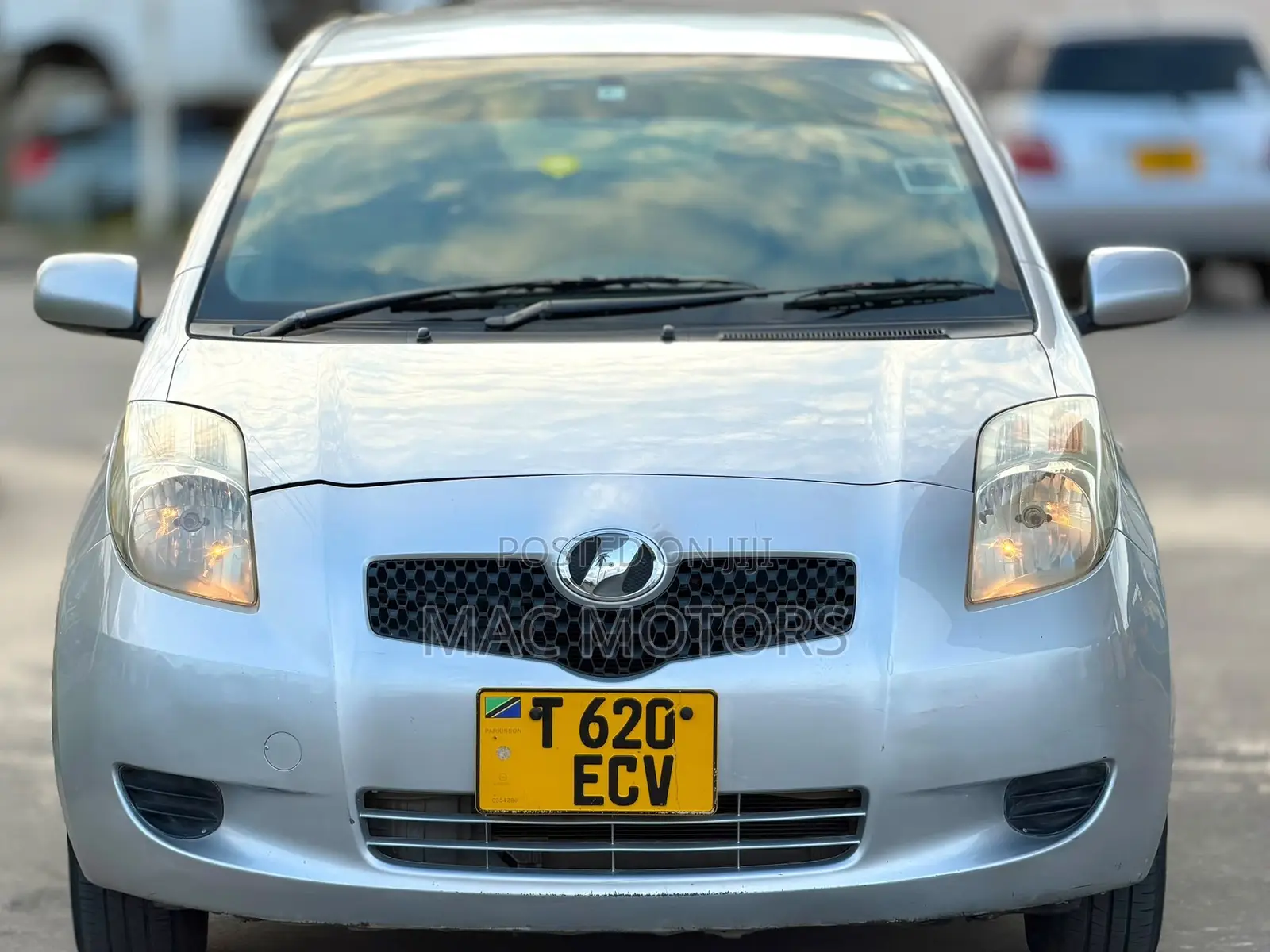 Toyota Vitz 2008 Silver