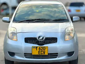 Toyota Vitz 2008 Silver