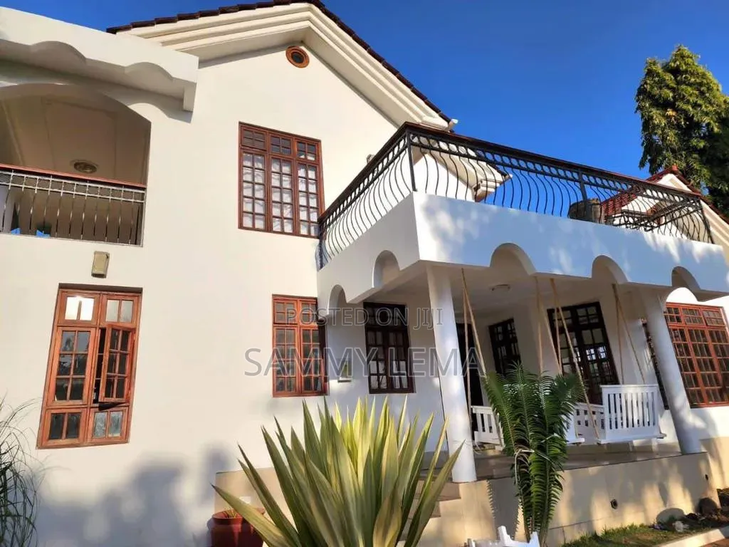 5bdrm House in Sammy Saidy Real, Njiro for rent