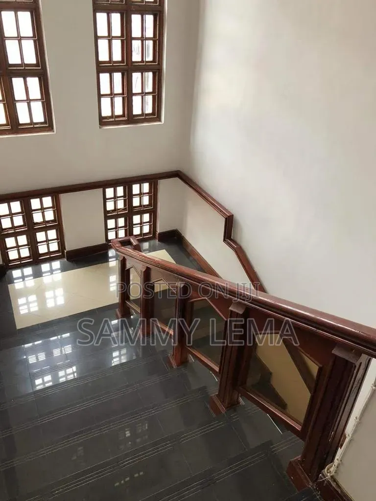 5bdrm House in Sammy Saidy Real, Njiro for rent