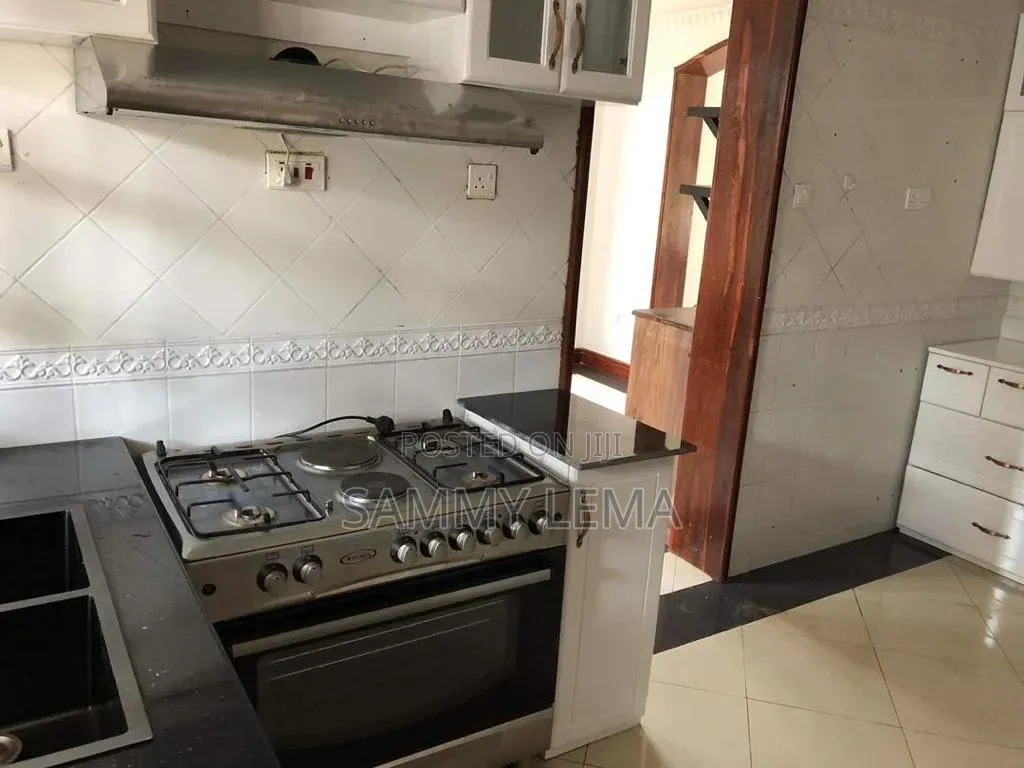 5bdrm House in Sammy Saidy Real, Njiro for rent
