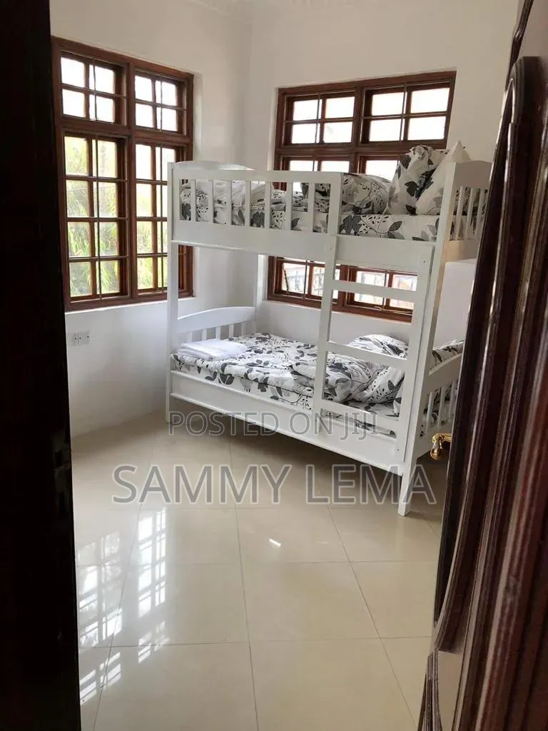5bdrm House in Sammy Saidy Real, Njiro for rent