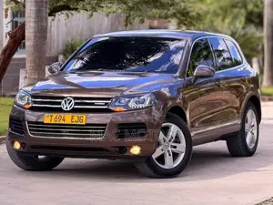 Volkswagen Touareg 2014 Brown