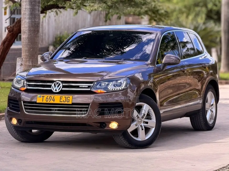 Volkswagen Touareg 2014 Brown