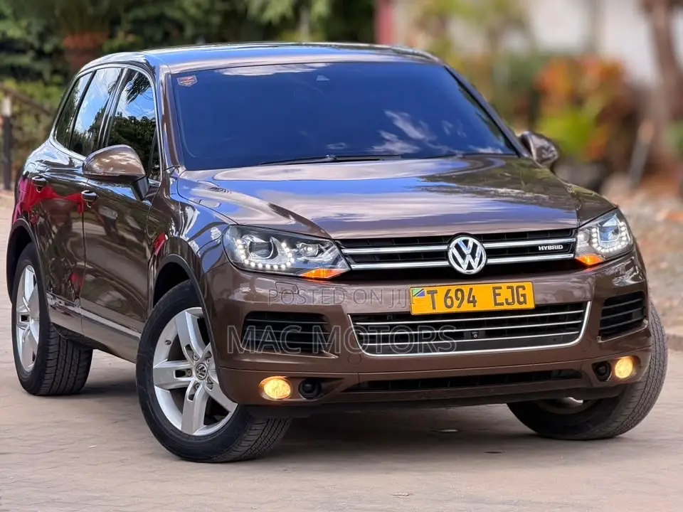 Volkswagen Touareg 2014 Brown