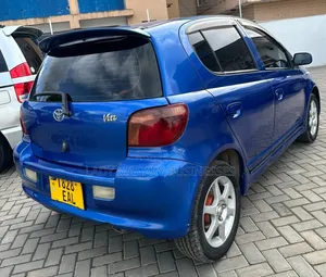 Toyota Vitz 1.5 FWD 5dr 2004 Blue