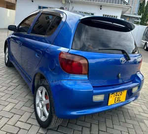 Toyota Vitz 1.5 FWD 5dr 2004 Blue