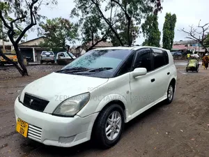 Toyota Opa 2002 White