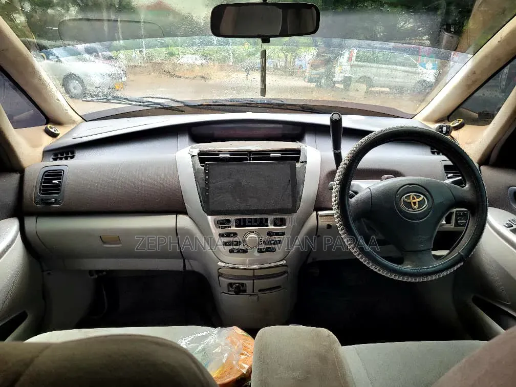 Toyota Opa 2002 White
