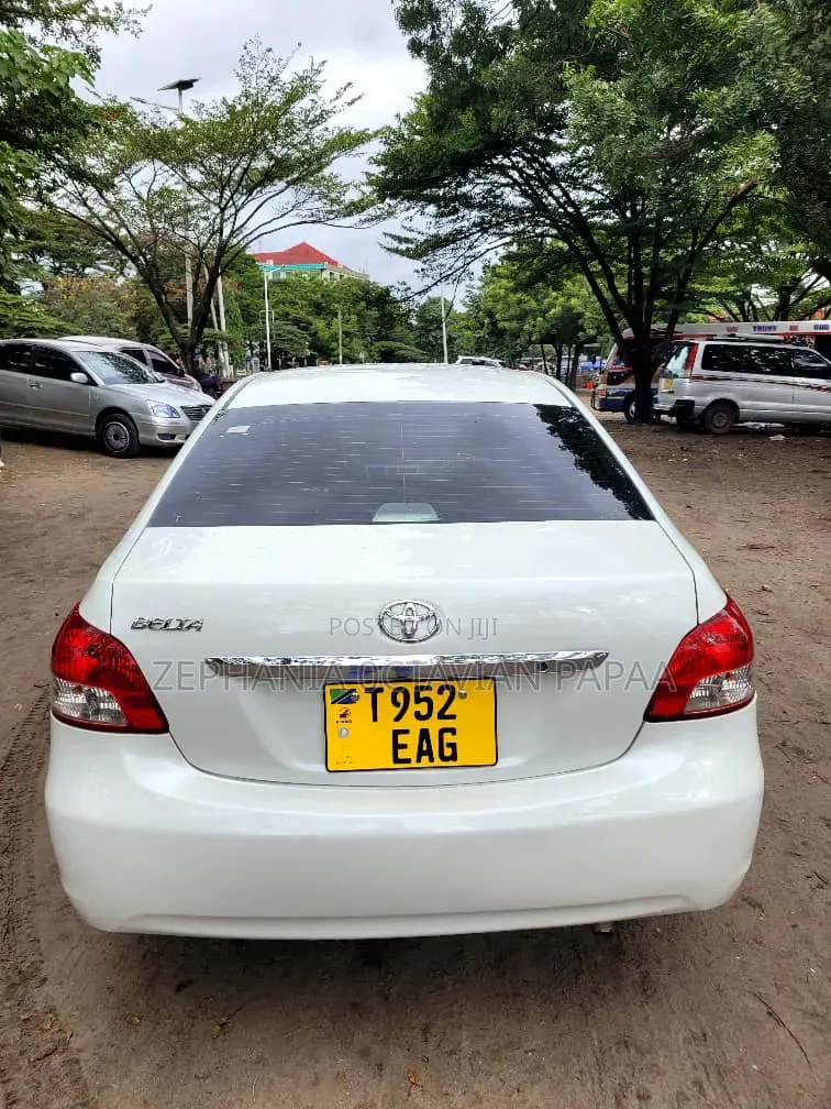Toyota Belta 2007 White