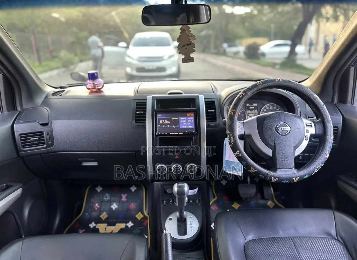 Nissan X-Trail 2.0 Petrol FWD 2013 Black