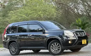 Nissan X-Trail 2.0 Petrol FWD 2013 Black
