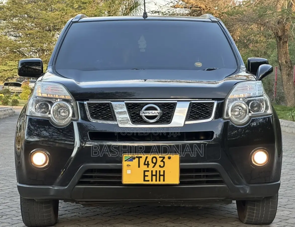 Nissan X-Trail 2.0 Petrol FWD 2013 Black