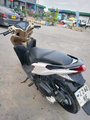 Honda CB 2023 White