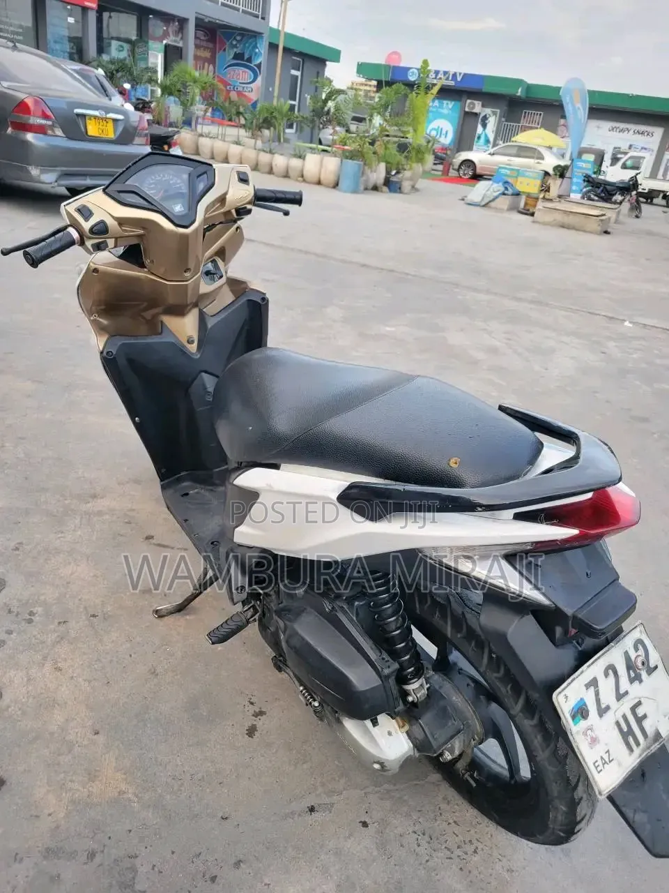Honda CB 2023 White