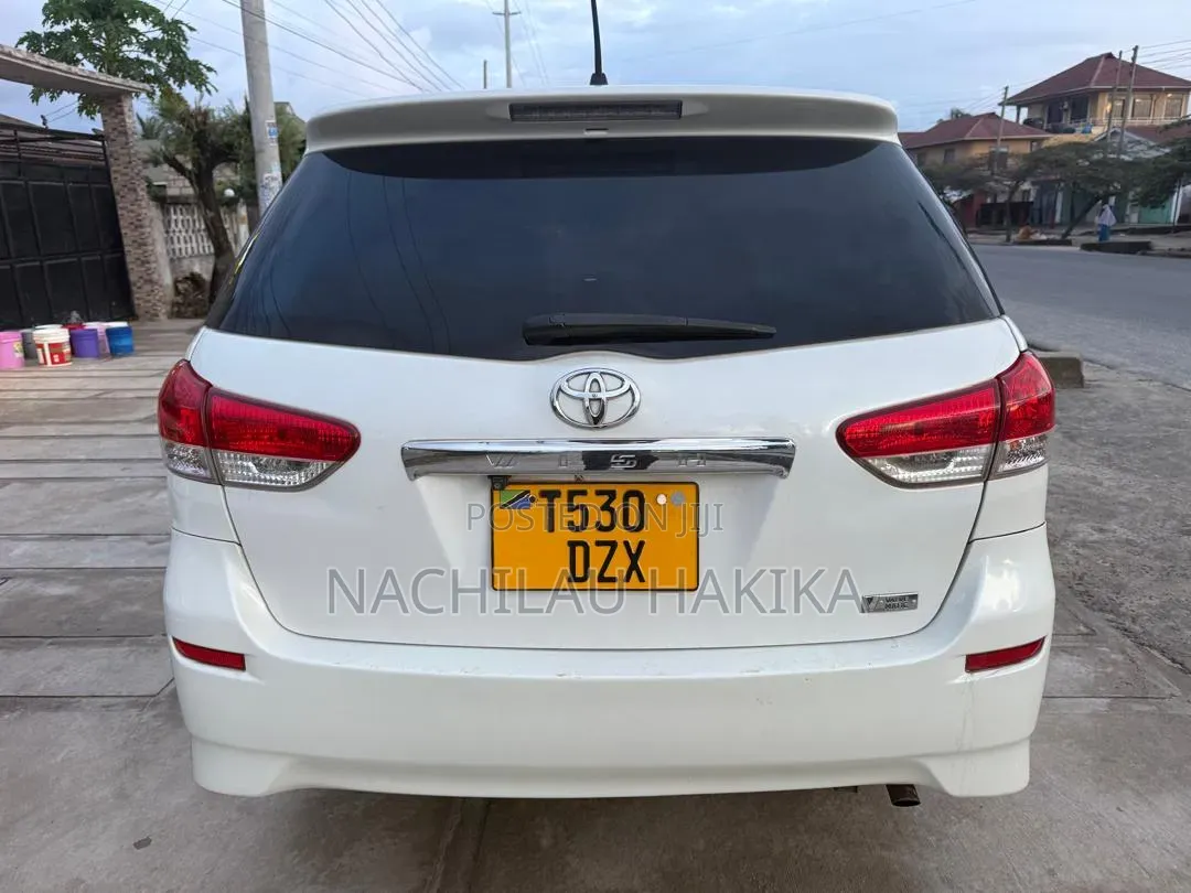 Toyota Wish 2011 White