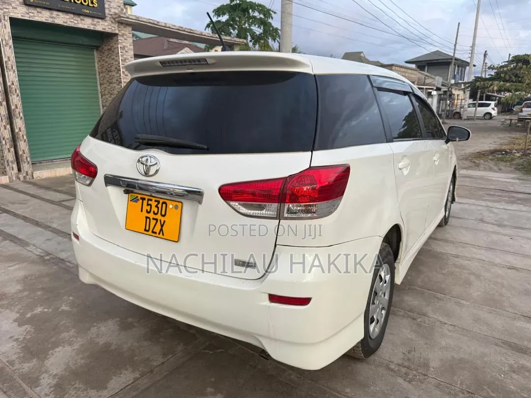 Toyota Wish 2011 White