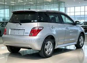 Toyota IST 2005 Silver