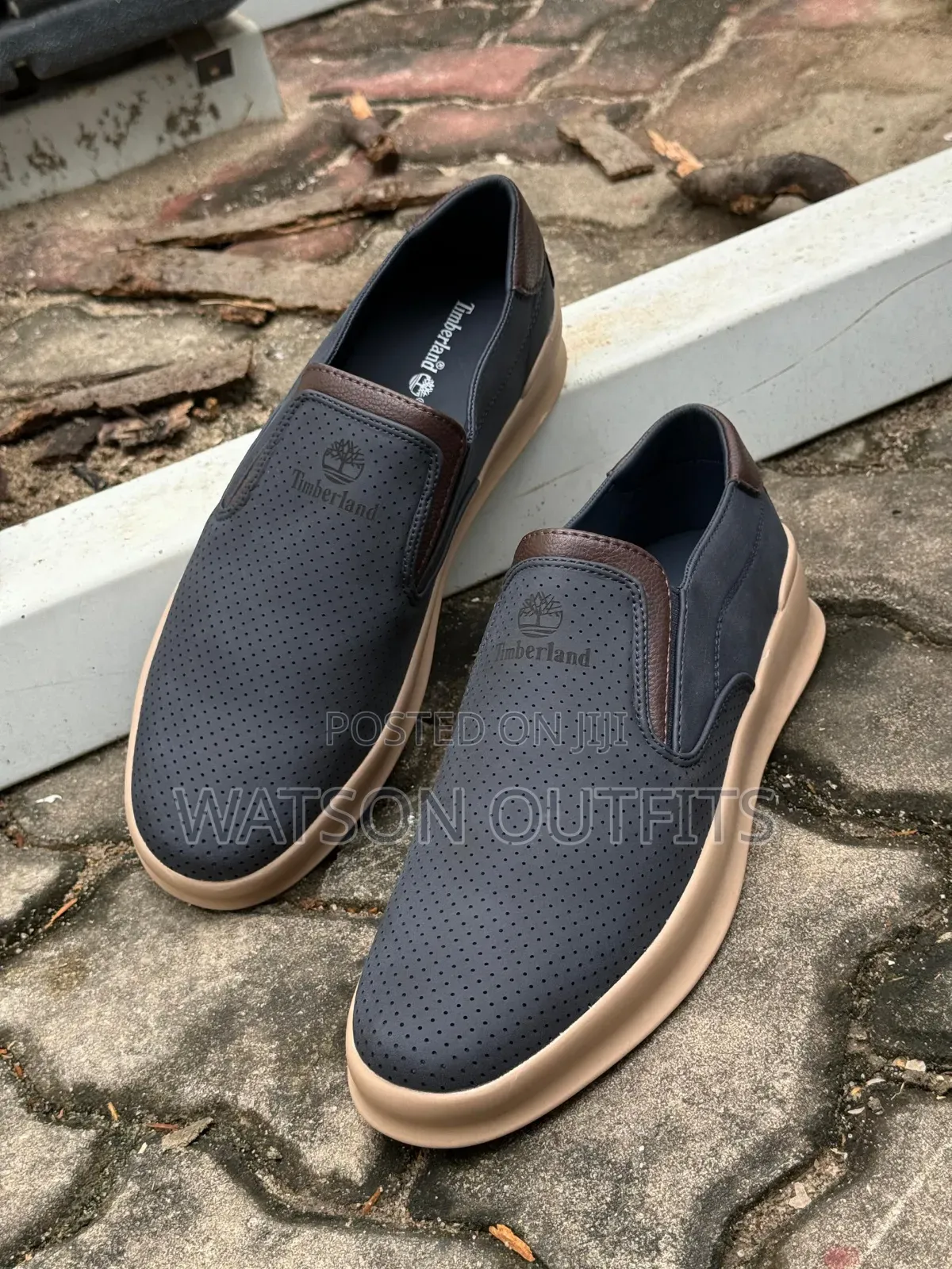Viatu or Casual Shoes Zisizo Na Kamba