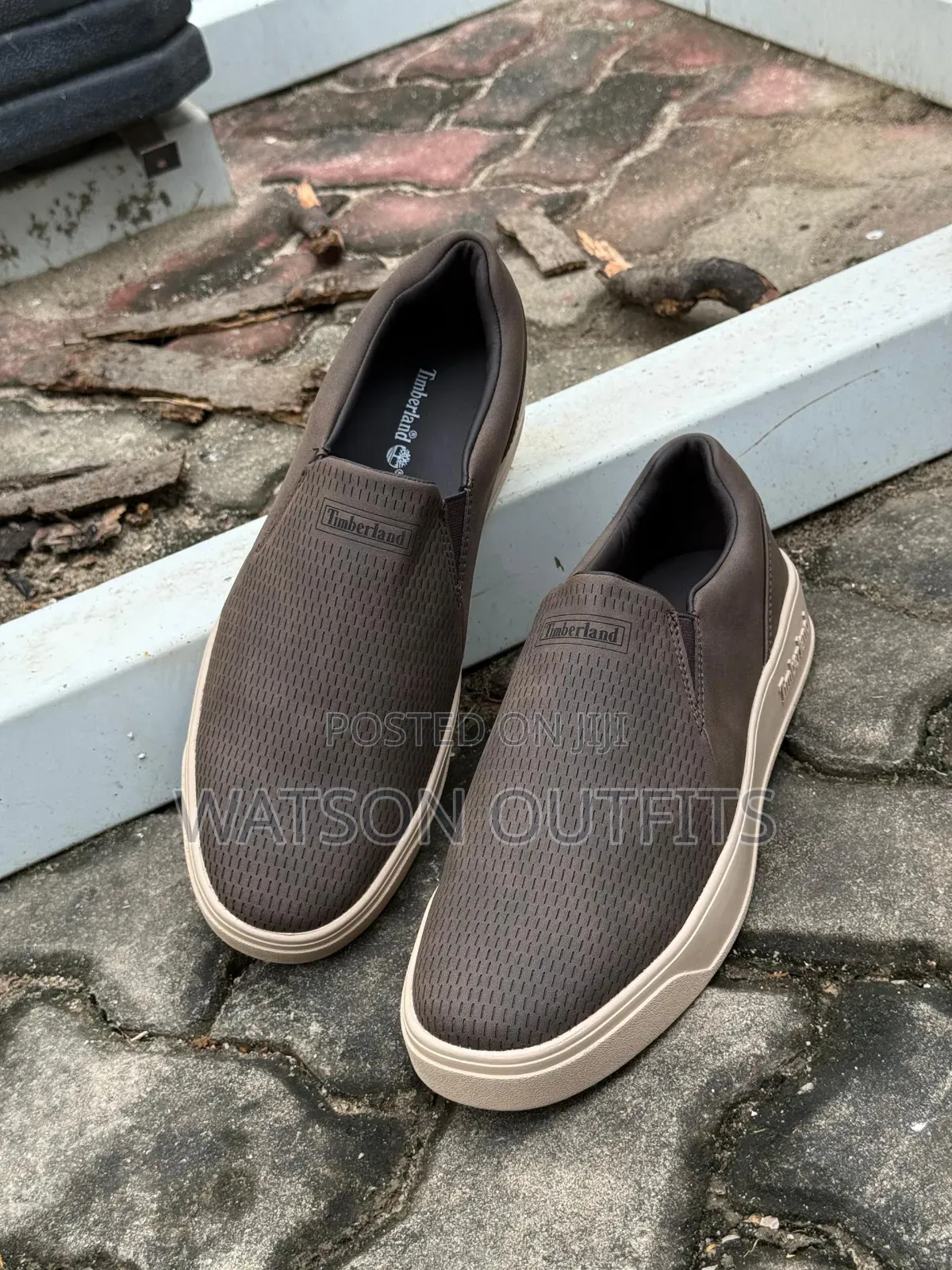 Viatu or Casual Shoes Zisizo Na Kamba