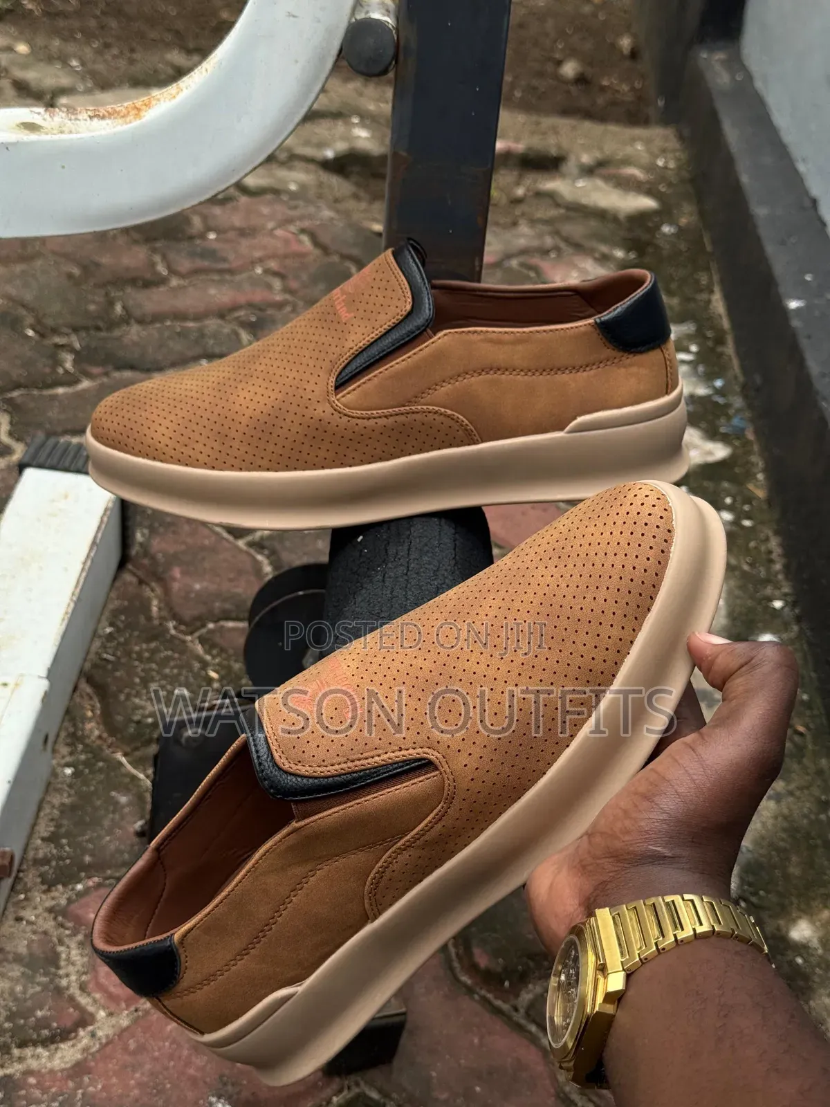 Viatu or Casual Shoes Zisizo Na Kamba