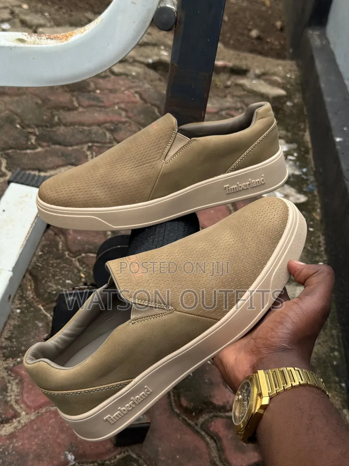 Viatu or Casual Shoes Zisizo Na Kamba