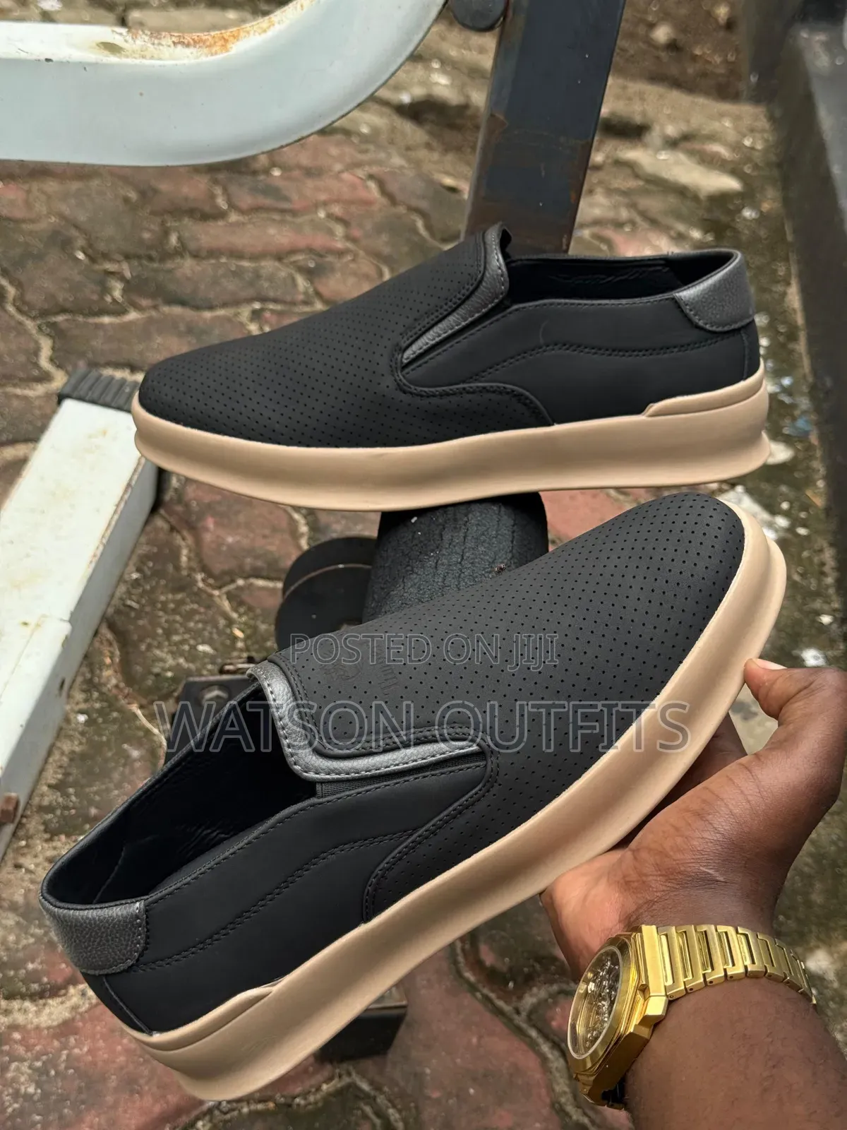 Viatu or Casual Shoes Zisizo Na Kamba