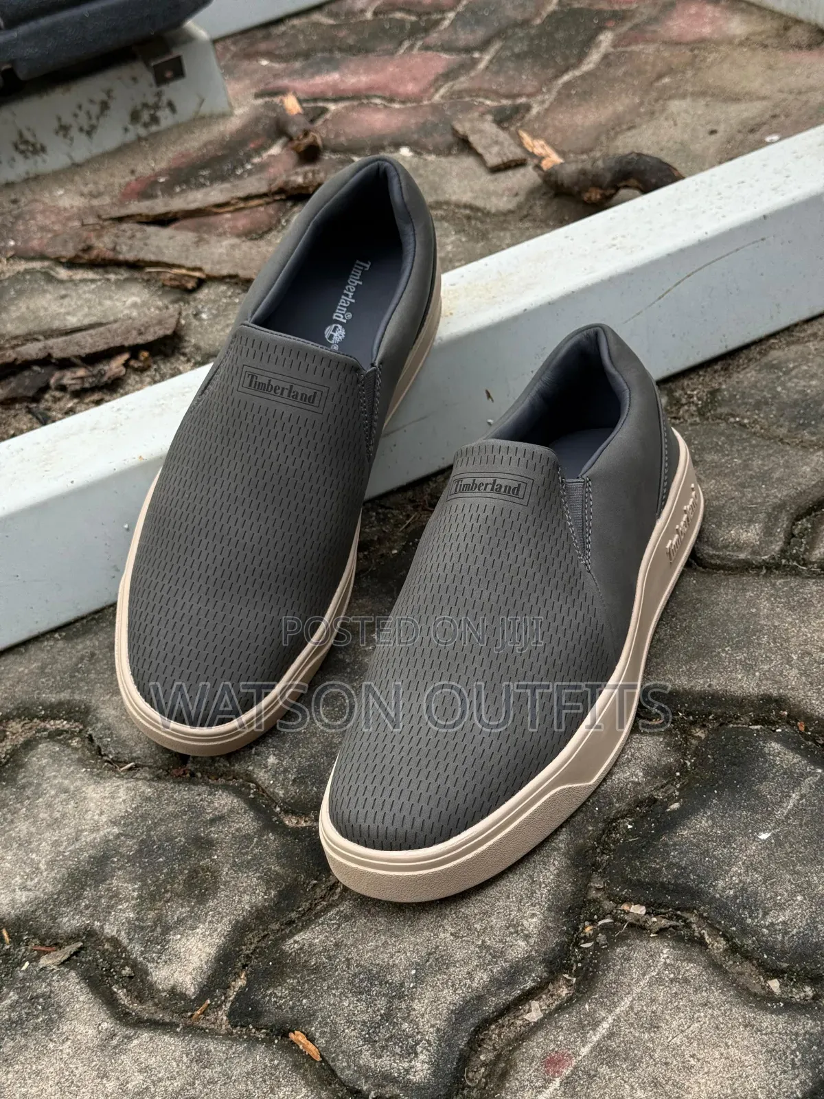 Viatu or Casual Shoes Zisizo Na Kamba