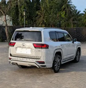 New Toyota Land Cruiser LC300 2025 White