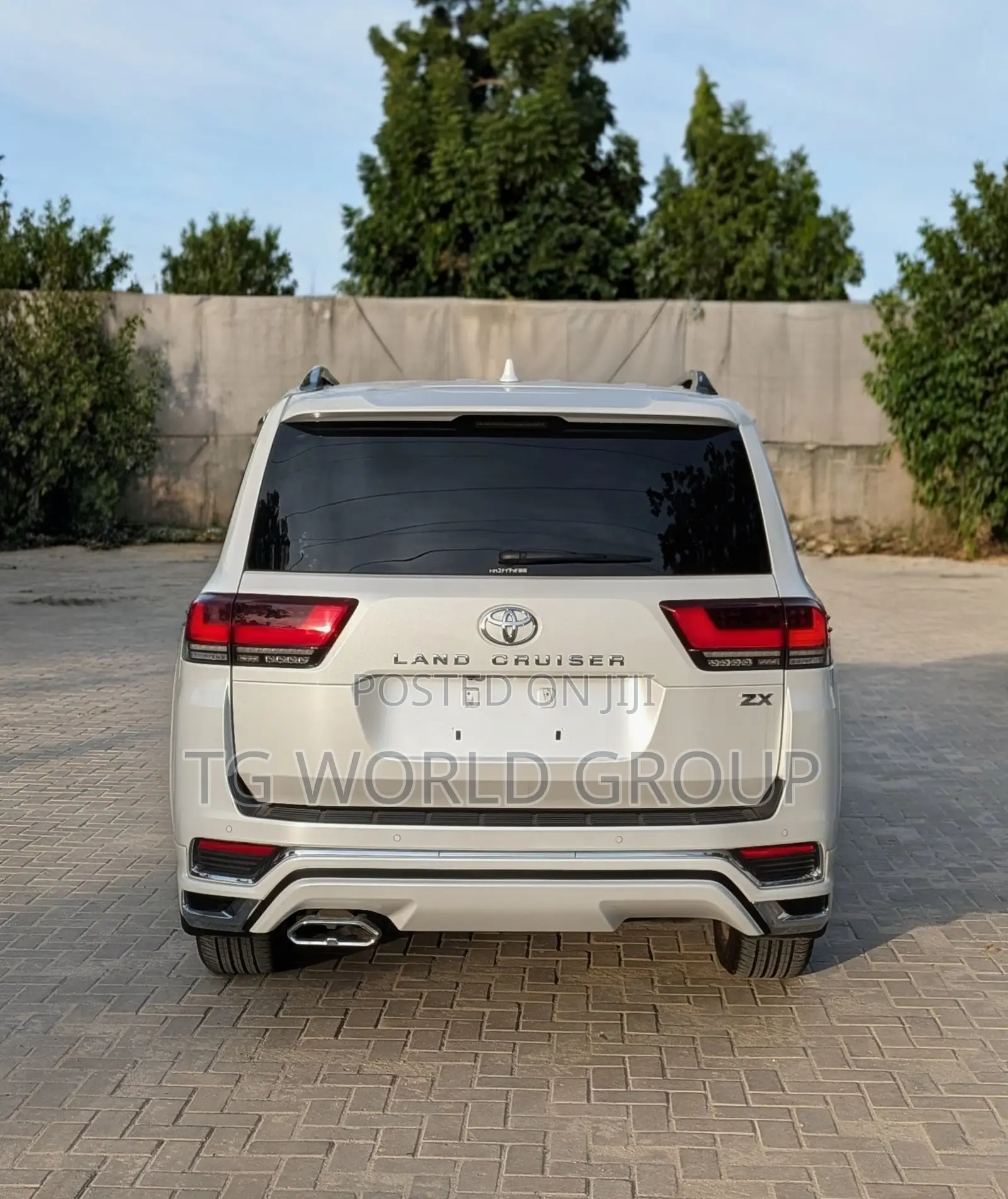 New Toyota Land Cruiser LC300 2025 White