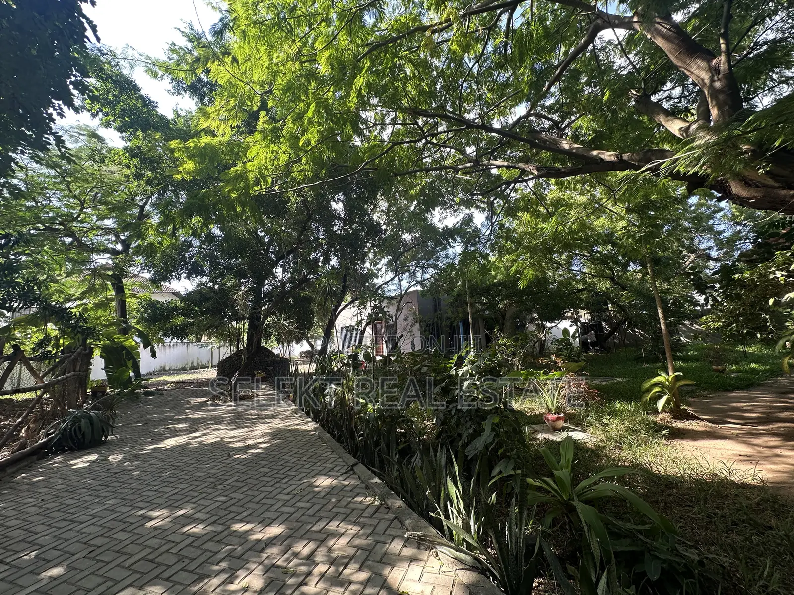 2bdrm House in Oyster Bay for rent