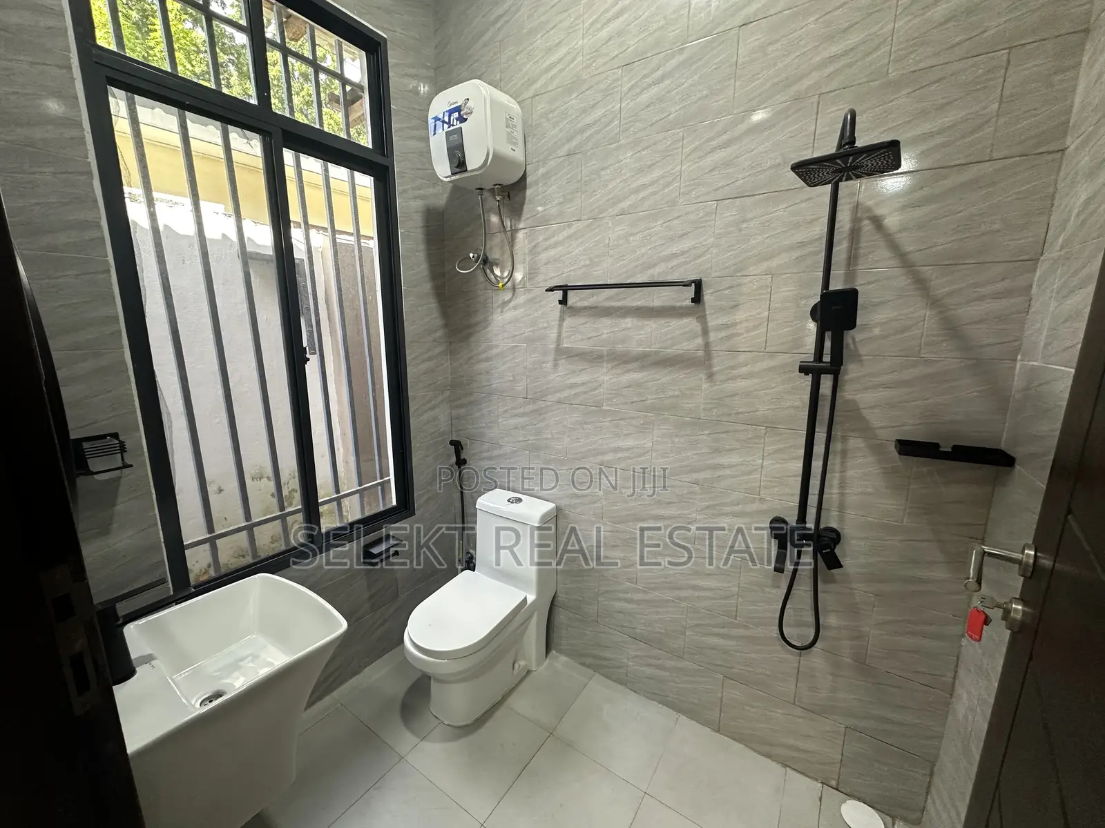 2bdrm House in Oyster Bay for rent
