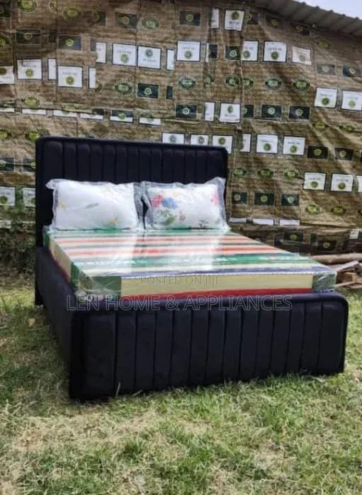 Kitanda Sofa Bed 5/6 Rangi Nyeusi Na Kijivu