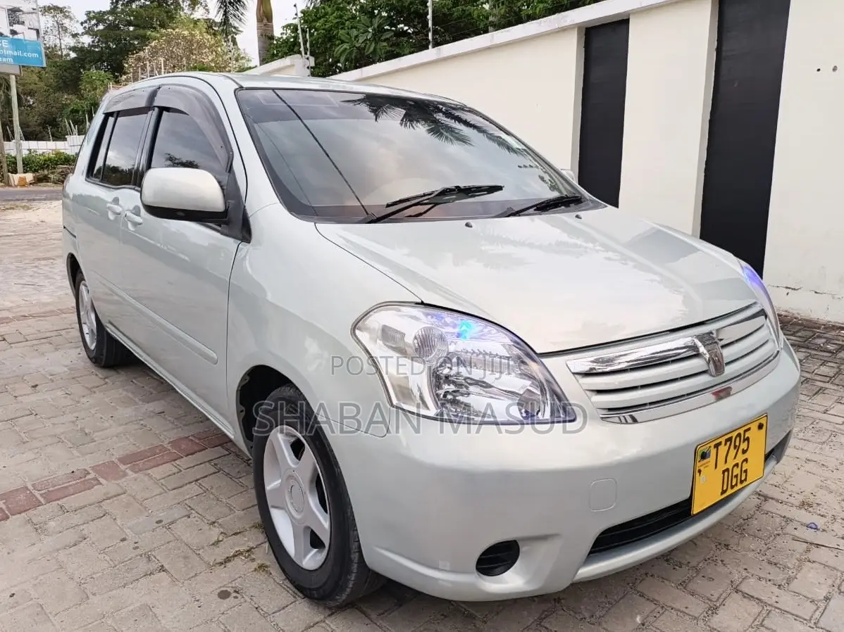 Toyota Raum 1.5 AWD 2005 Gray