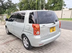 Toyota Raum 1.5 AWD 2005 Gray