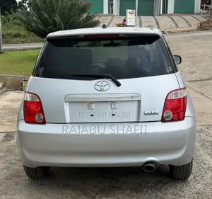 Toyota IST 2006 Silver