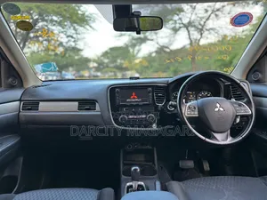 Mitsubishi Outlander 2014 Black