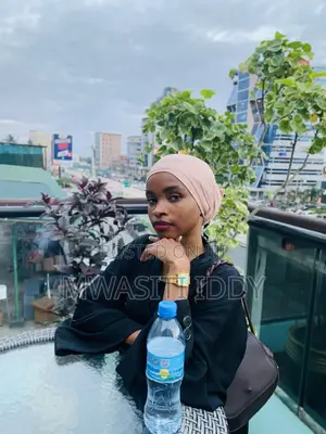 Afisa Rasilimali Watu (Hr)