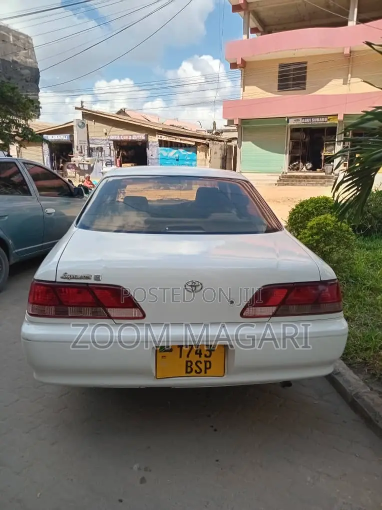 Toyota Cresta 2003 White