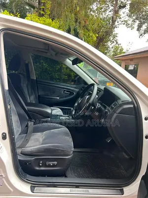 Toyota Crown Royale 2005 White
