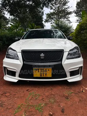 Toyota Crown Royale 2005 White