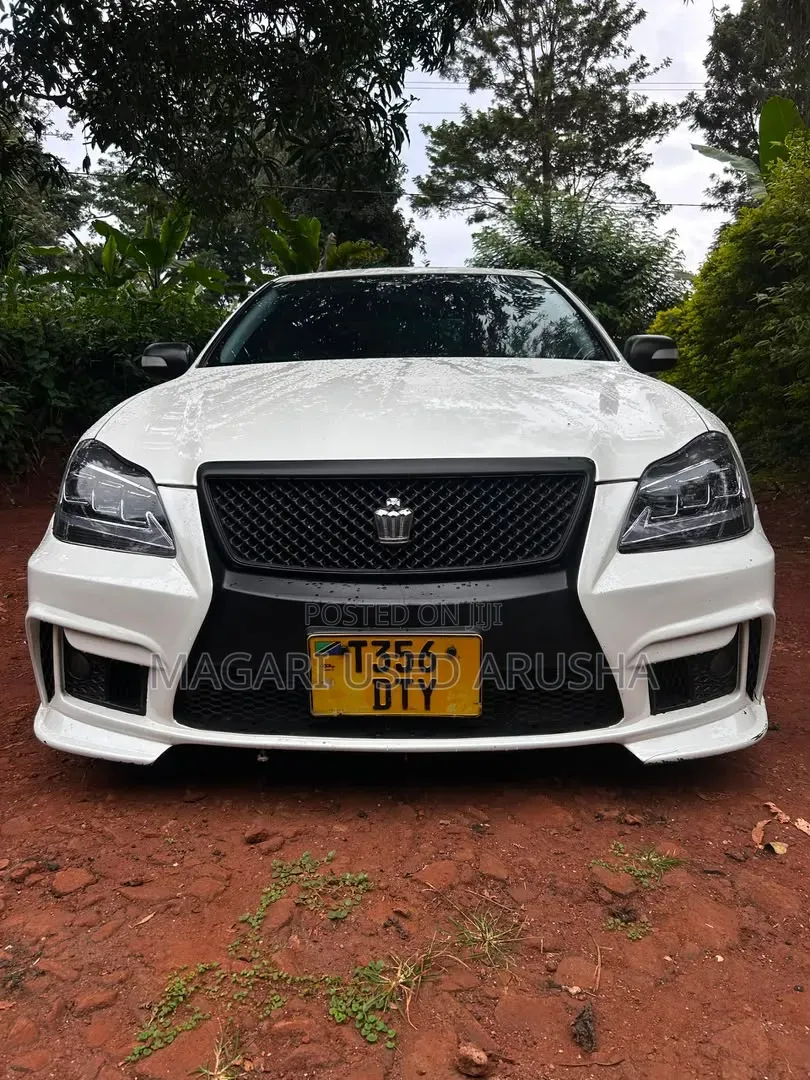 Toyota Crown Royale 2005 White